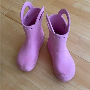 Pink crocs rain boots